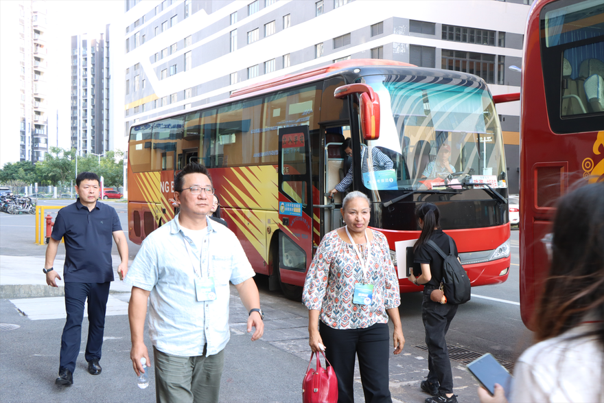 Greater Bay Area Service Trade Fair Delegates Visit Kings 3D’s Zhuhai Production Facility, Witness Cutting-Edge 3D Printing Technology in Action