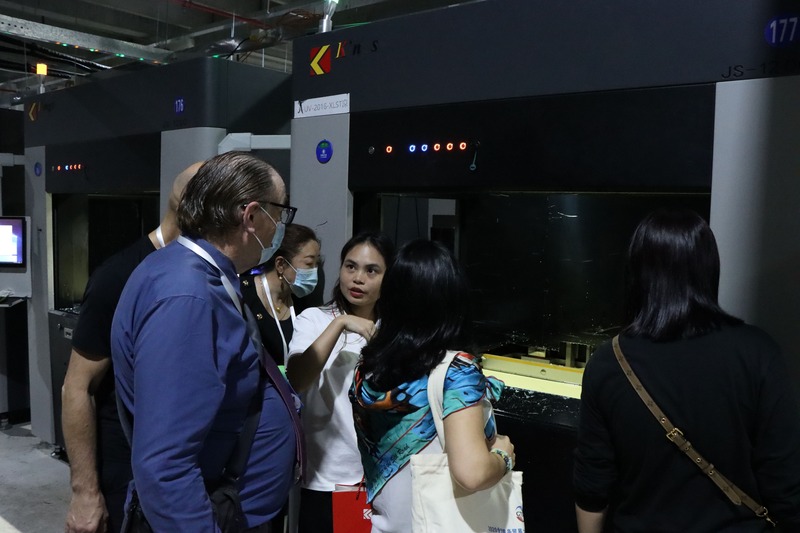 Greater Bay Area Service Trade Fair Delegates Visit Kings 3D’s Zhuhai Production Facility, Witness Cutting-Edge 3D Printing Technology in Action